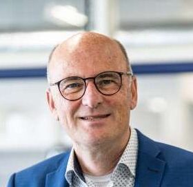 Arian Linge, Salesmanager